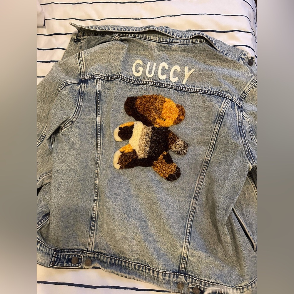 GUCCI
TEDDY BEAR DENIM JACKET
